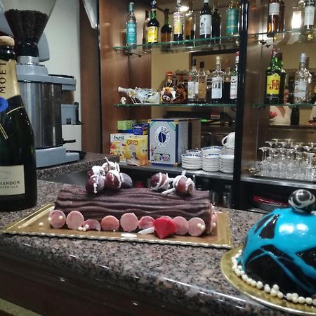Hotel Pompei Fiuggi Luaran gambar