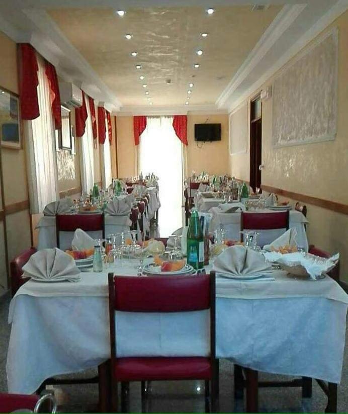 Hotel Pompei Fiuggi Luaran gambar