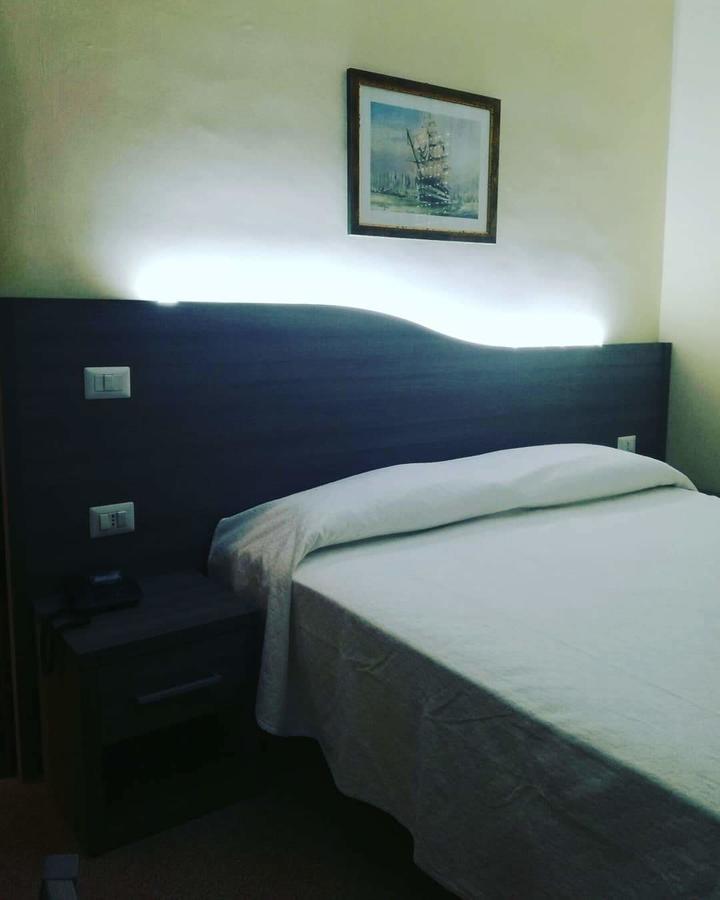 Hotel Pompei Fiuggi Luaran gambar