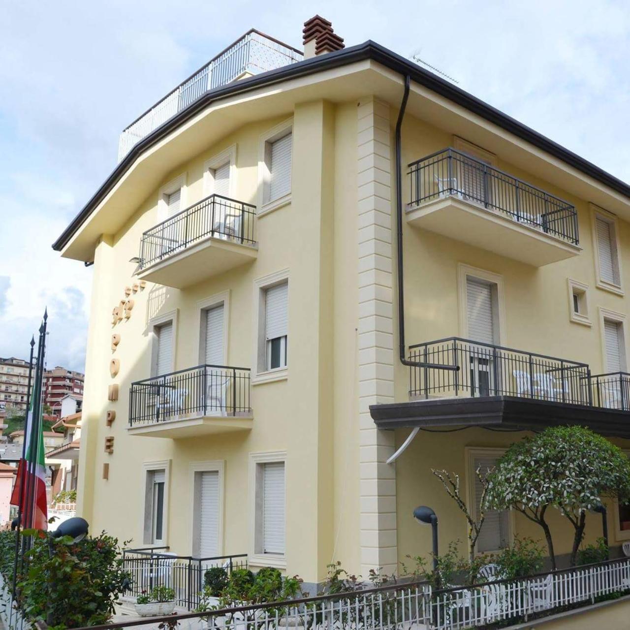 Hotel Pompei Fiuggi Luaran gambar