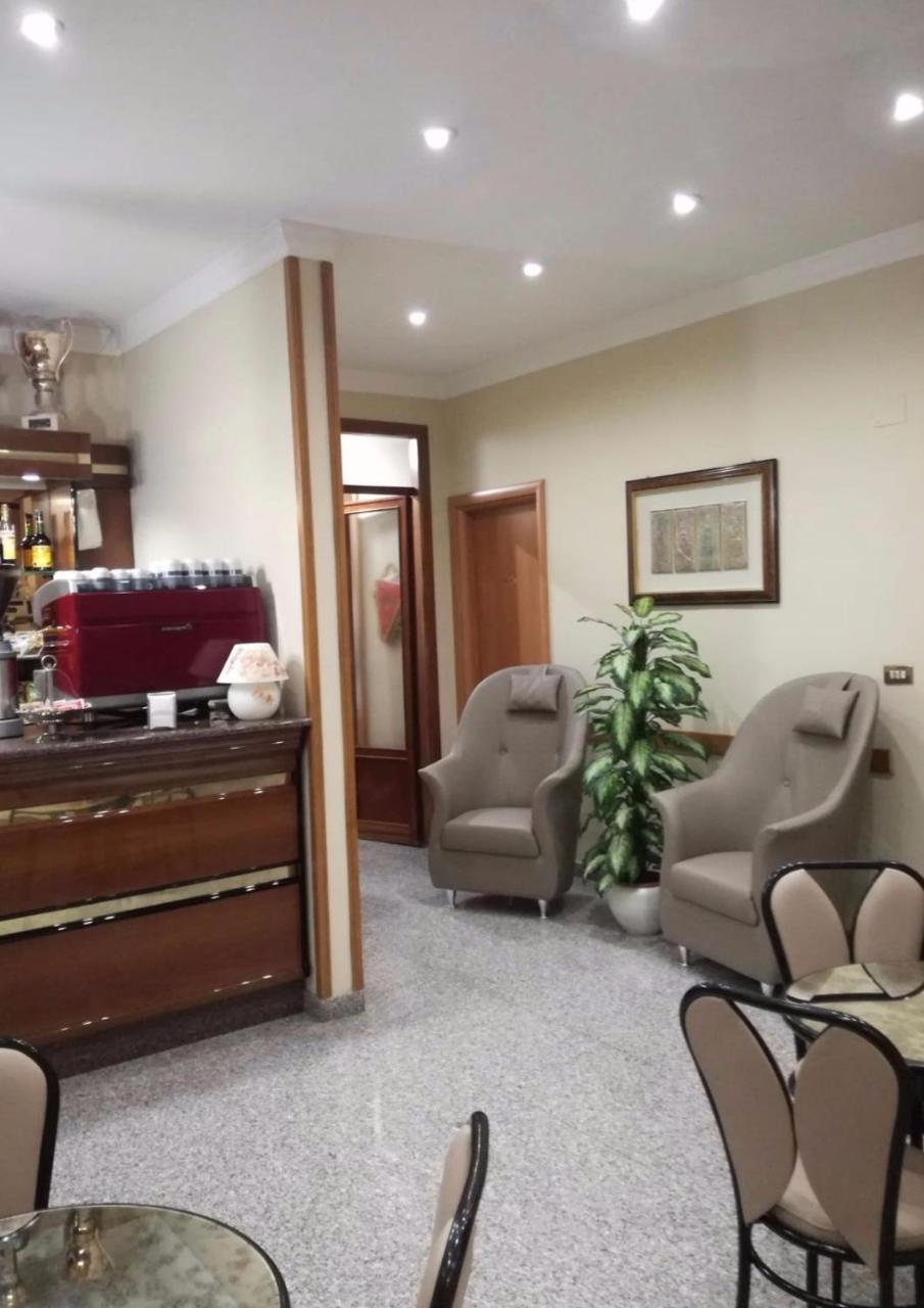 Hotel Pompei Fiuggi Luaran gambar