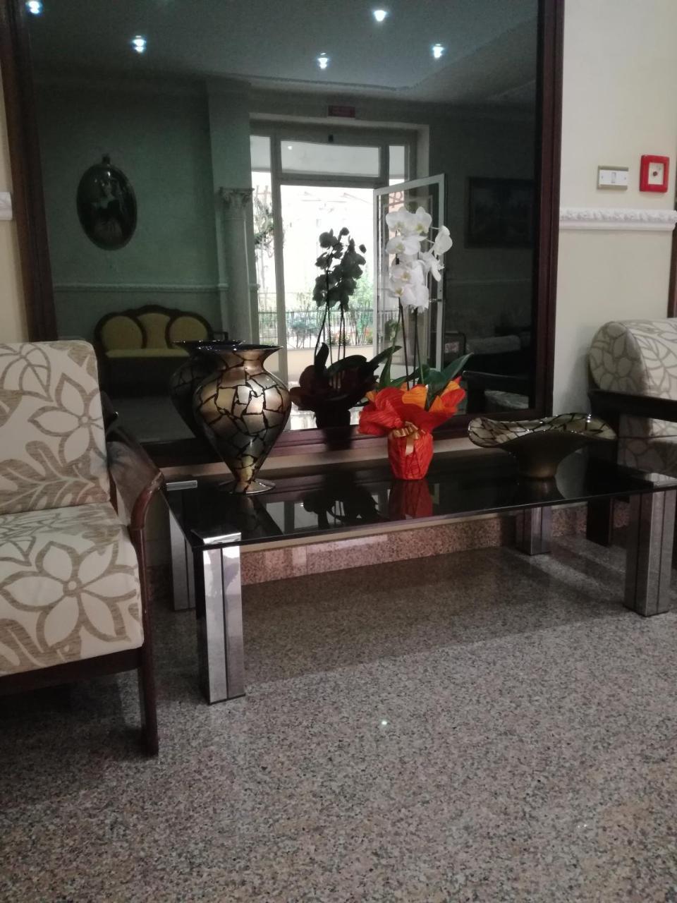 Hotel Pompei Fiuggi Luaran gambar