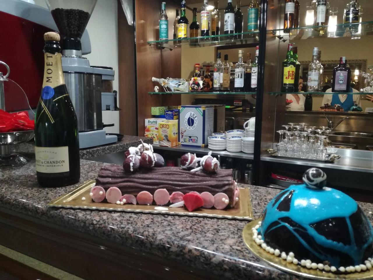 Hotel Pompei Fiuggi Luaran gambar