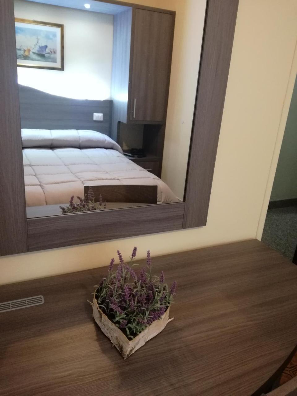 Hotel Pompei Fiuggi Luaran gambar