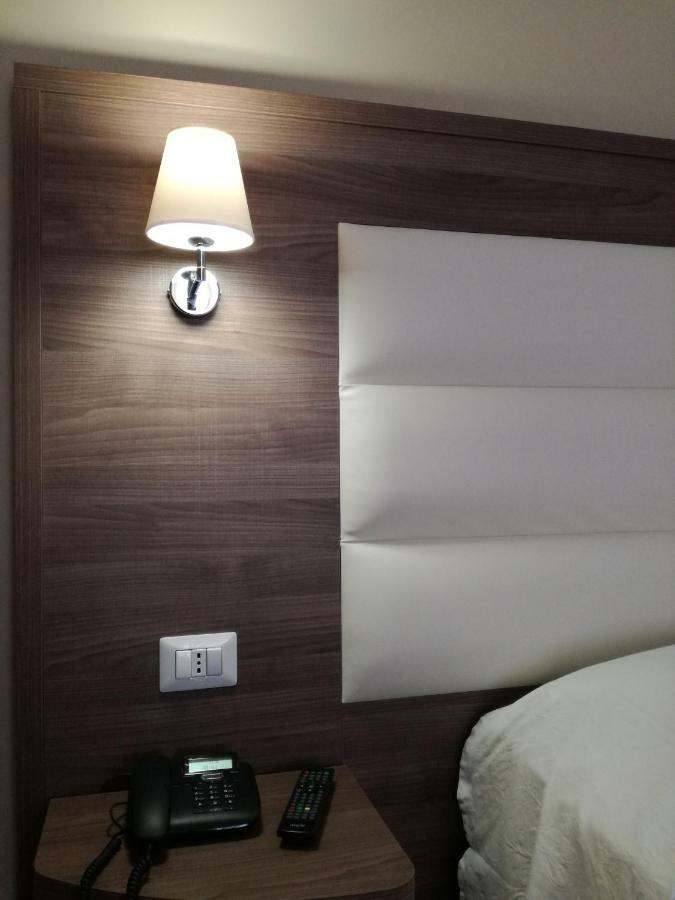 Hotel Pompei Fiuggi Luaran gambar