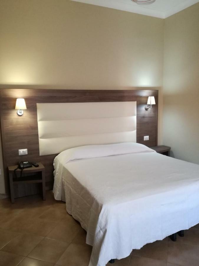 Hotel Pompei Fiuggi Luaran gambar