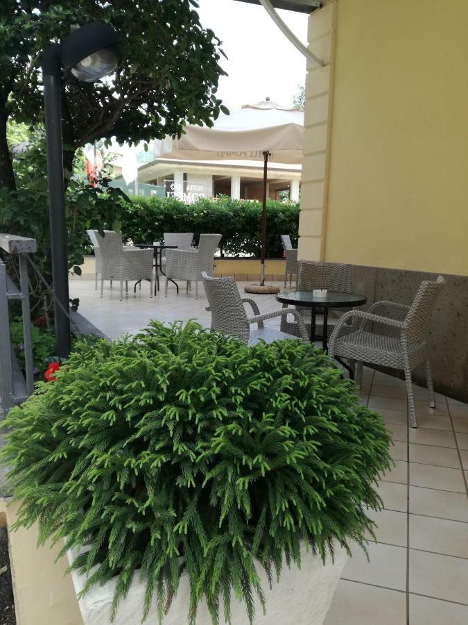 Hotel Pompei Fiuggi Luaran gambar